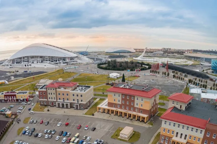 Как менялся спрос на перелёты и отели в начале весны